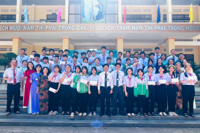 Trường THCS Nguyễn Tất Thành xã Quảng Phú gặp mặt đội tuyển học sinh giỏi tham gia kỳ thi chọn HSG tỉnh năm học 2025-2026