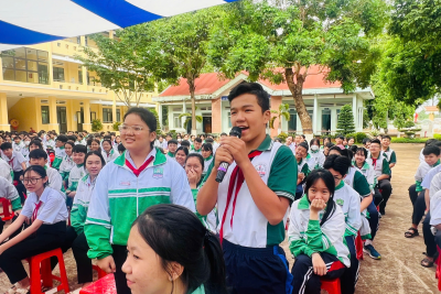 Trường THCS Nguyễn Tất Thành, xã Quảng Phú tổ chức thành công chuỗi chuyên đề đổi mới, ứng dụng công nghệ, nâng cao chất lượng dạy học.